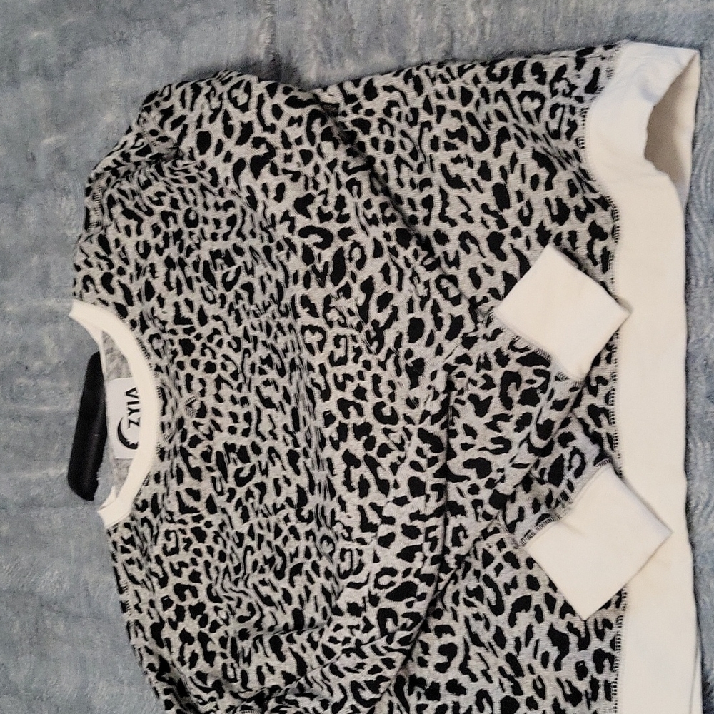 Leopard sweatshirt